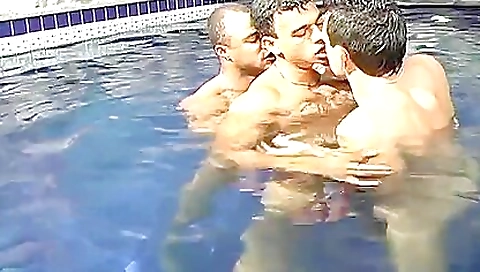 Spanish couple with a sexy body gets