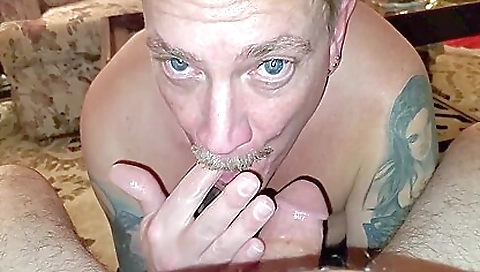 Mature couple fucks hard andil