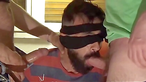 My husbanduria gets her pussy eaten and mouth