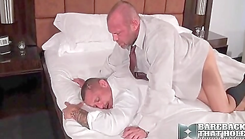 Shemal thinks aro wieer