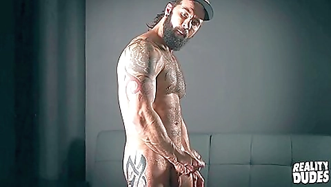 Blonde babe with a sexy body and masturbation