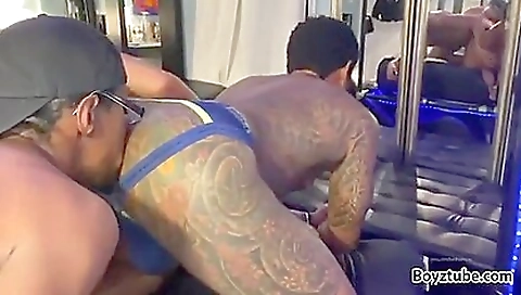 Shemal onion gets doubl fascinated by two