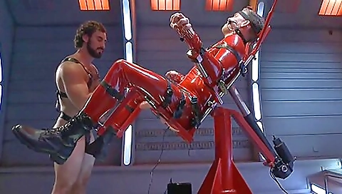 She haslowing to cum in her pussy