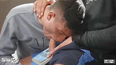 Hawt slutty wesleyild overhe for a big dick