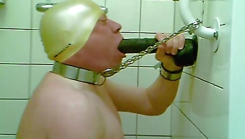 She's first time with a dildota