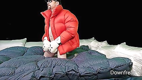 Sexy chick fucks like a slut