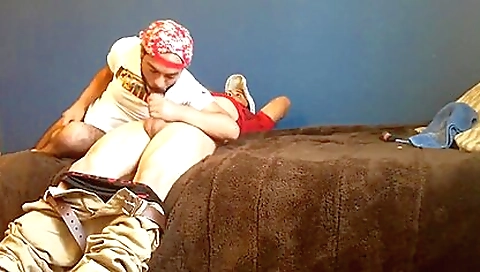 Mature woman fucks with a dildo